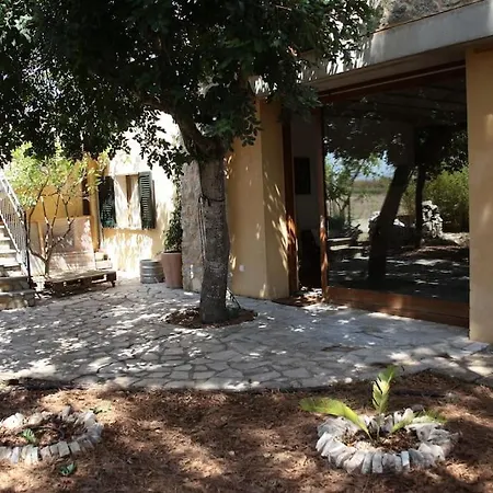 Petit Torrent Fals Tatil Evi *